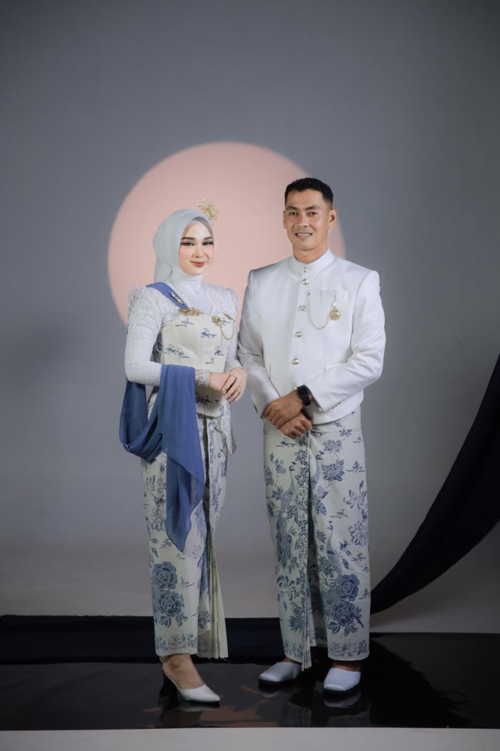 https://dewi-ari.webnikah.com/dirmember/00000029/dewiari05/photo-282369-333526-l-202603271055.jpg